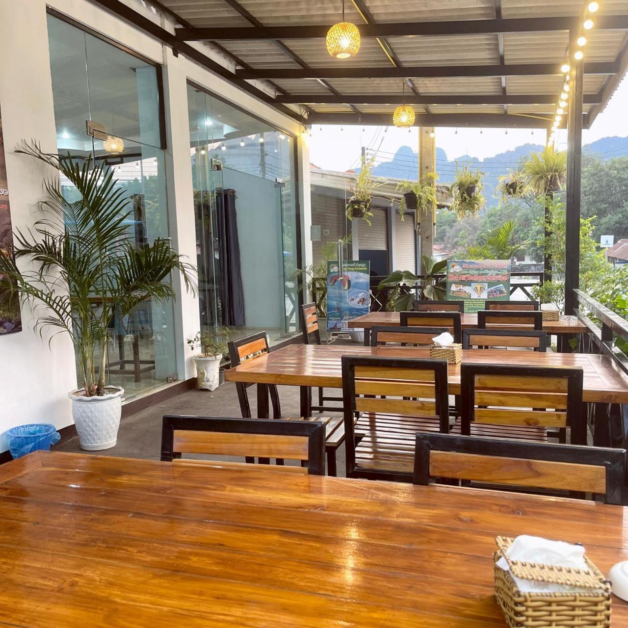 Smile Guesthouse Vangvieng Vang Vieng Exterior foto